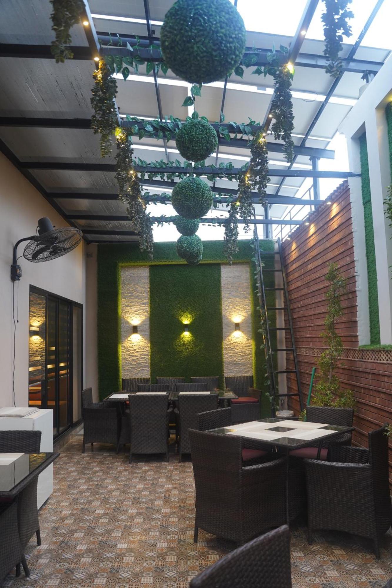 Swarg Hotel Sahiwal Bagian luar foto