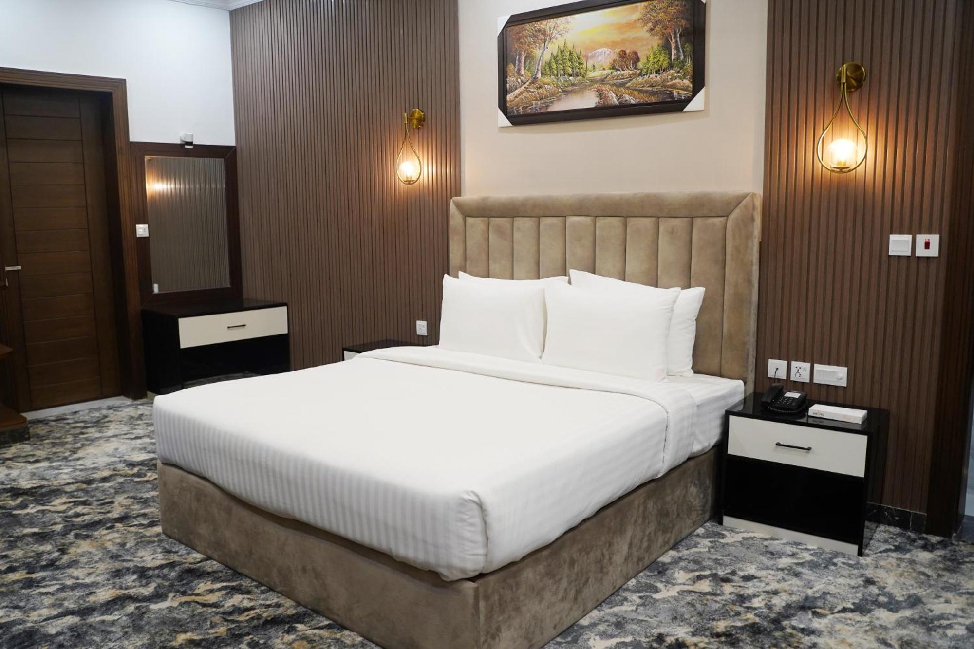 Swarg Hotel Sahiwal Bagian luar foto