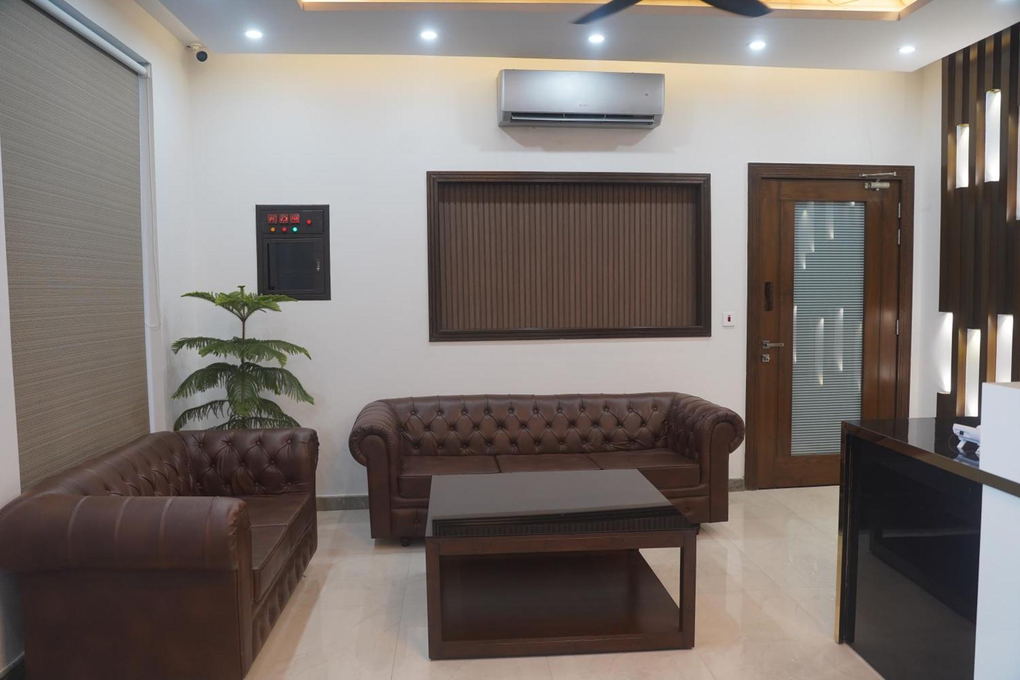 Swarg Hotel Sahiwal Bagian luar foto